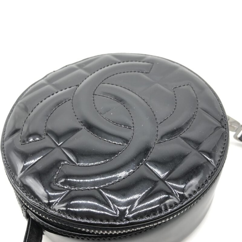 Chanel Black Patent Quilted CC Circle Mini Bag - Image 8