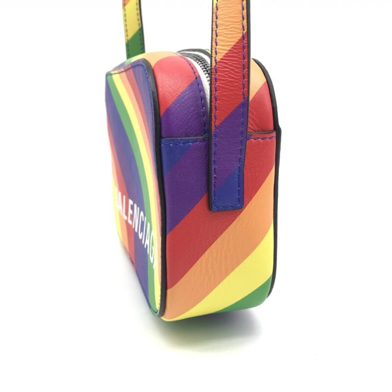 Balenciaga Camera Handbag - Image 3